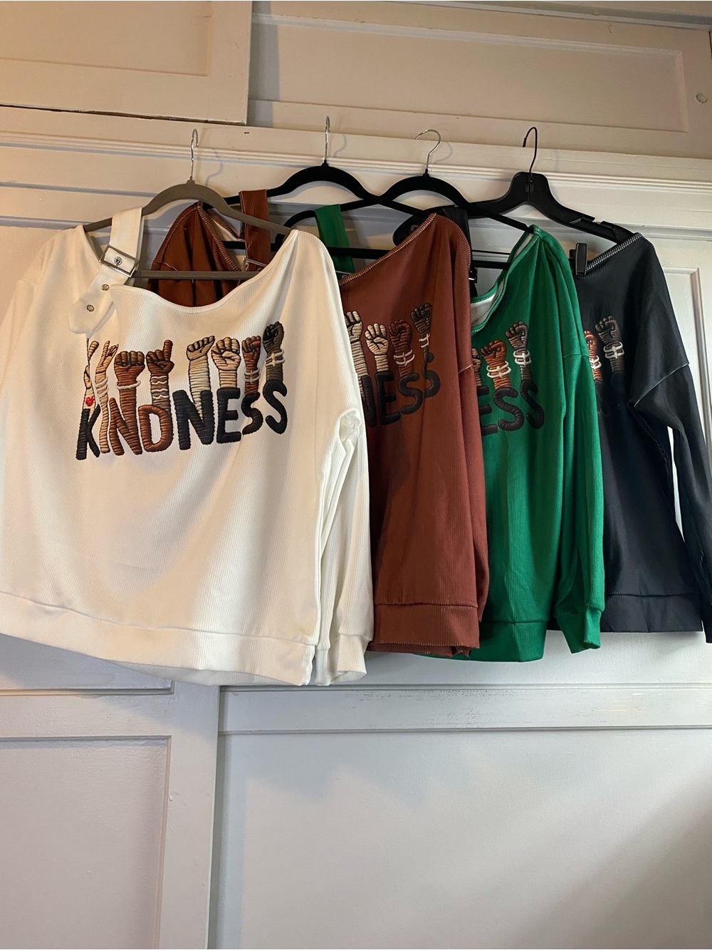 “Kindness” oversized off-shoulder shirt -various color/size